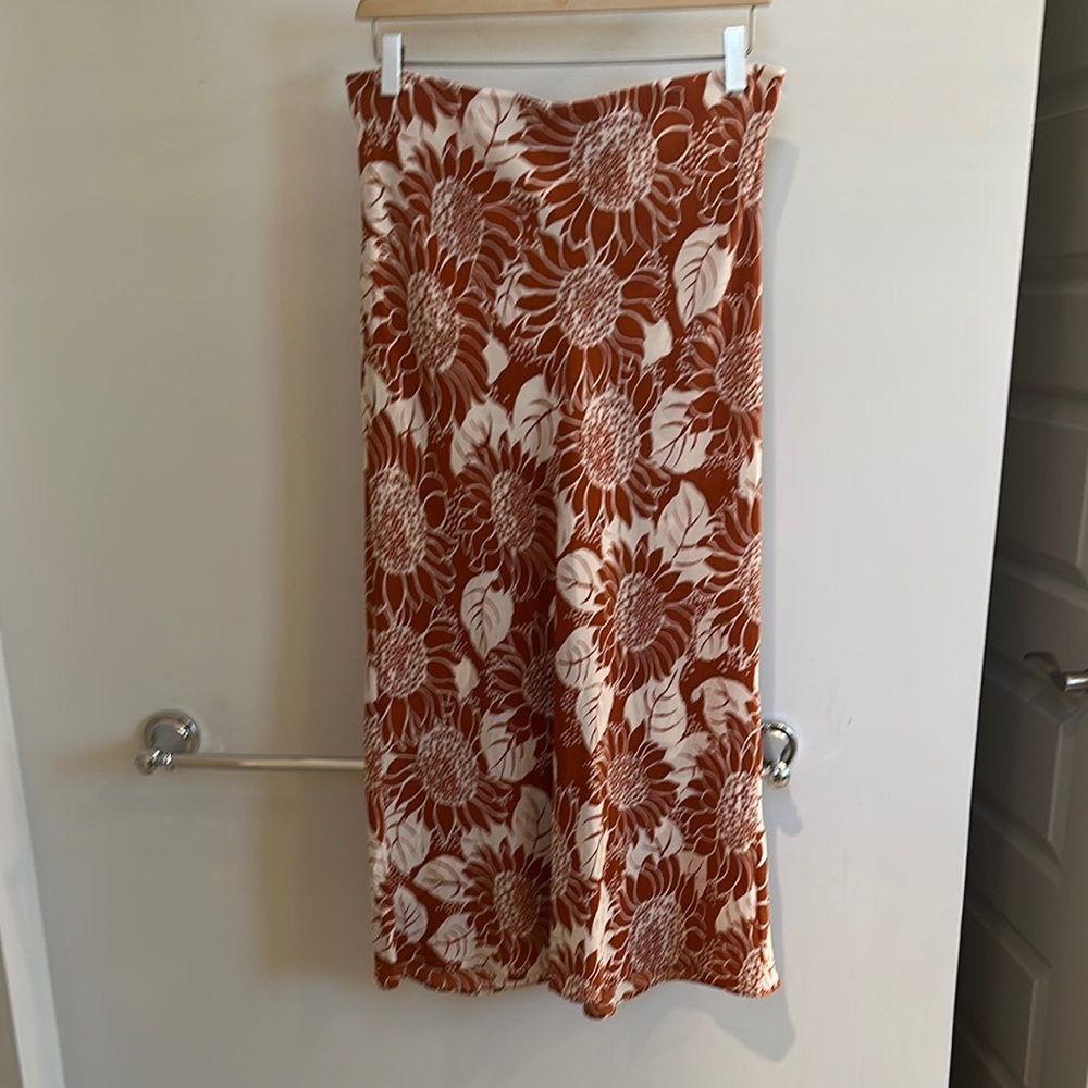 Madewell; gorgeous silk midi skirt; size 10 (runs slightly small)